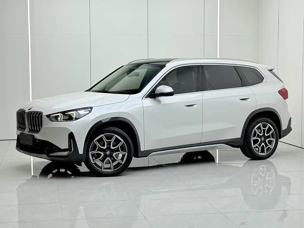 BMW X1 2024 — фото 1