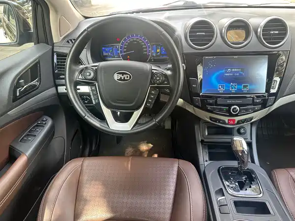 BYD S7 2015