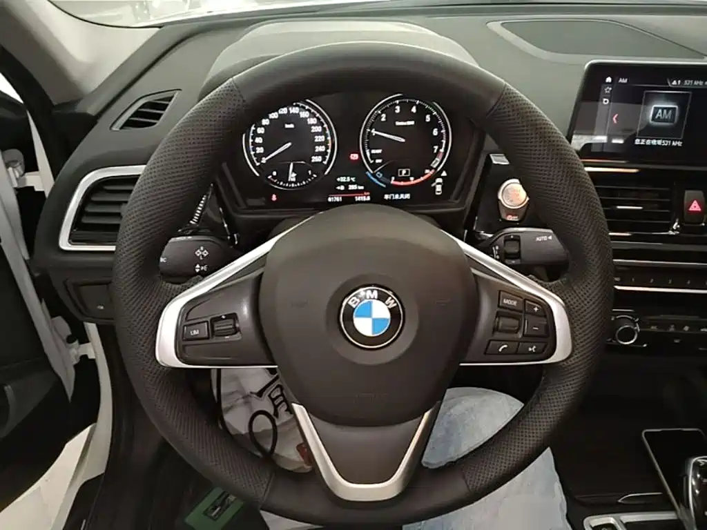 BMW 1 Series 2021 — фото 11
