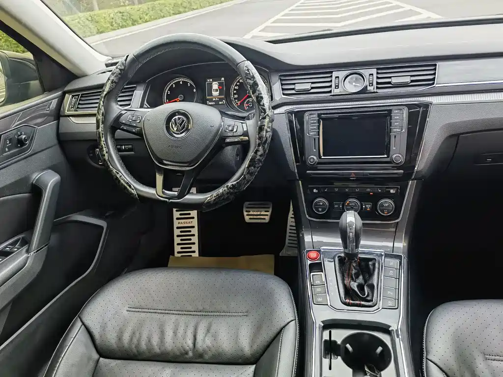 Volkswagen Passat 2019 — фото 11