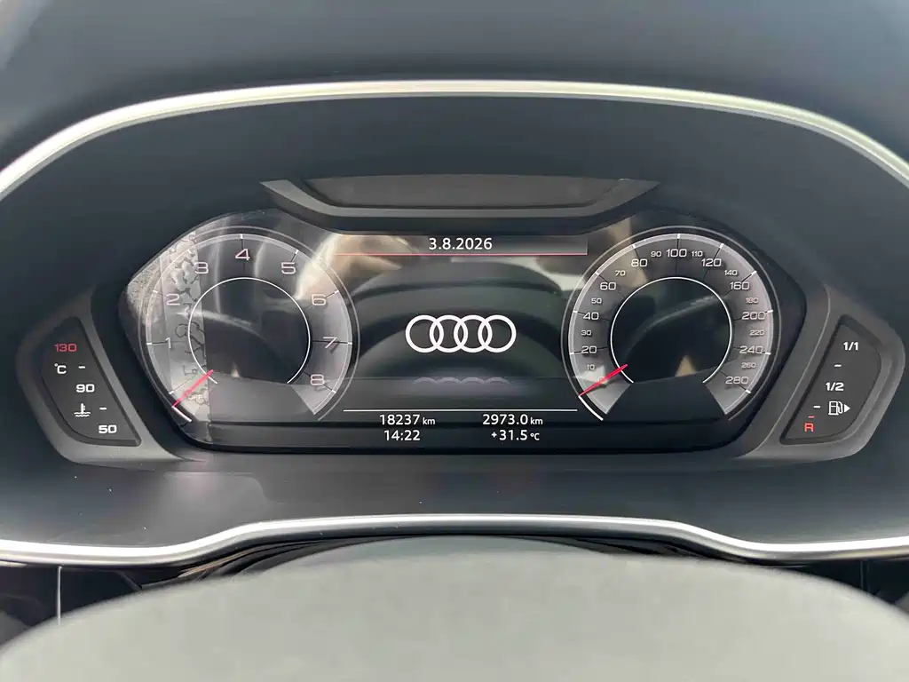 Audi Q3 2022 — фото 18