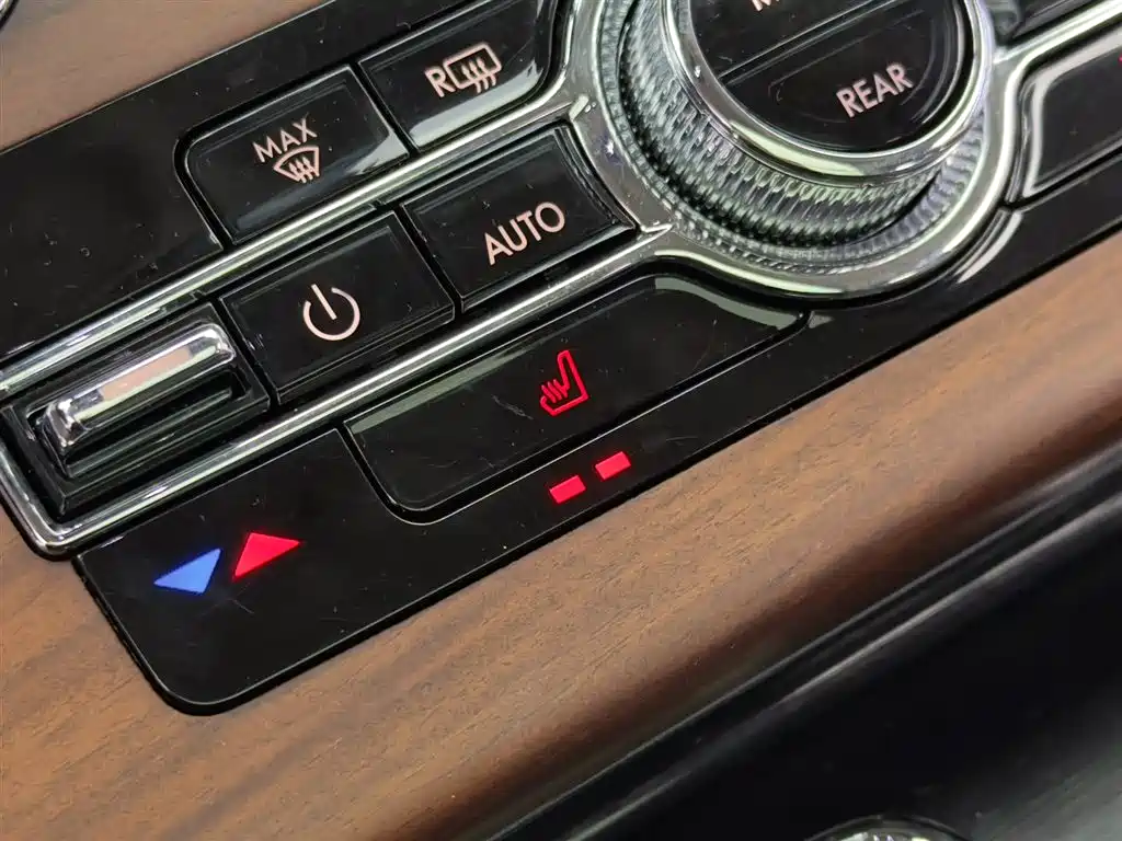 Lincoln Aviator 2024 — фото 18