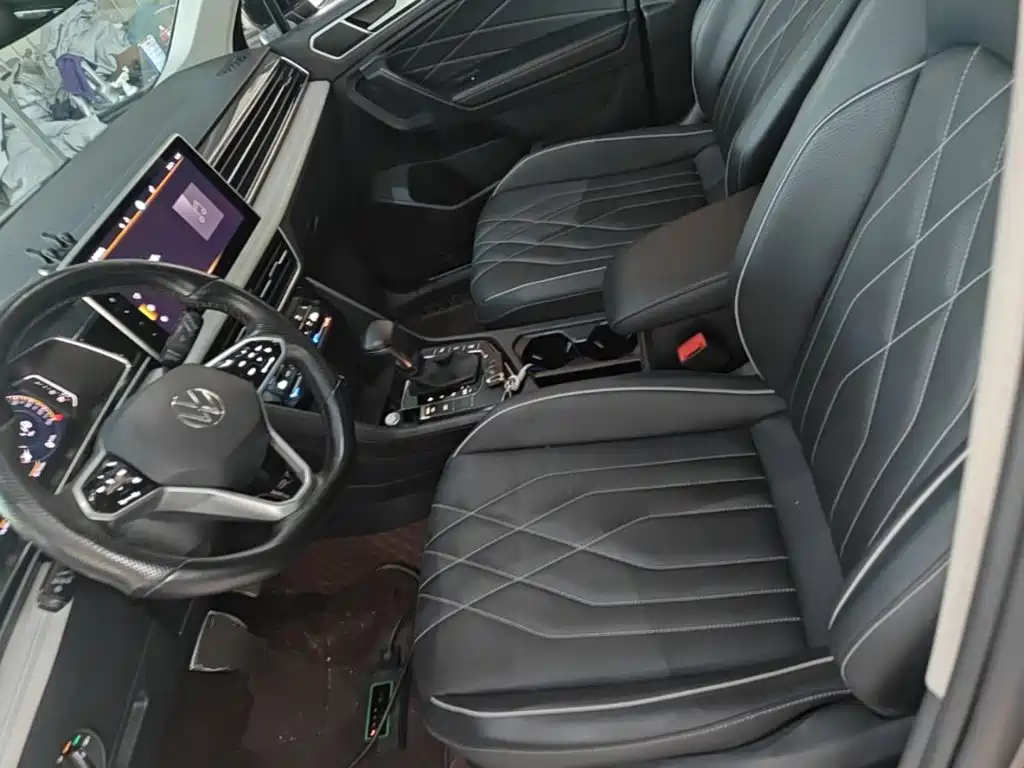 Volkswagen Tiguan L 2023 — фото 15