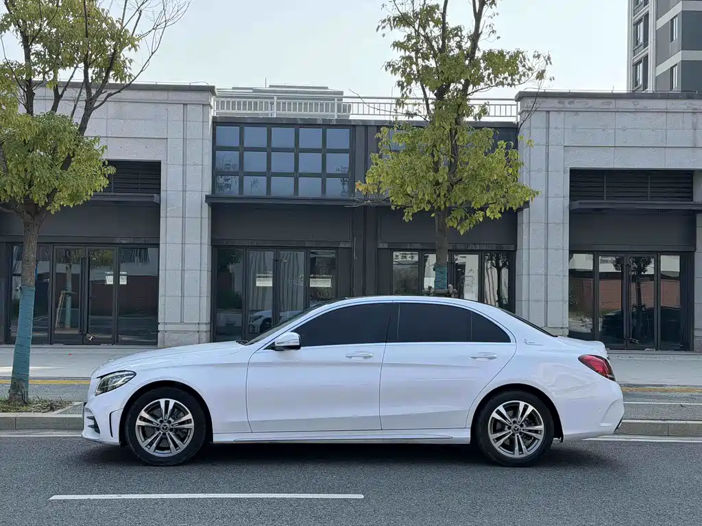 Mercedes-Benz C-Class 2019