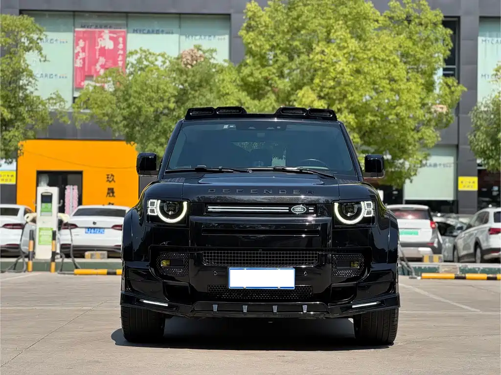 Land Rover Defender 2022