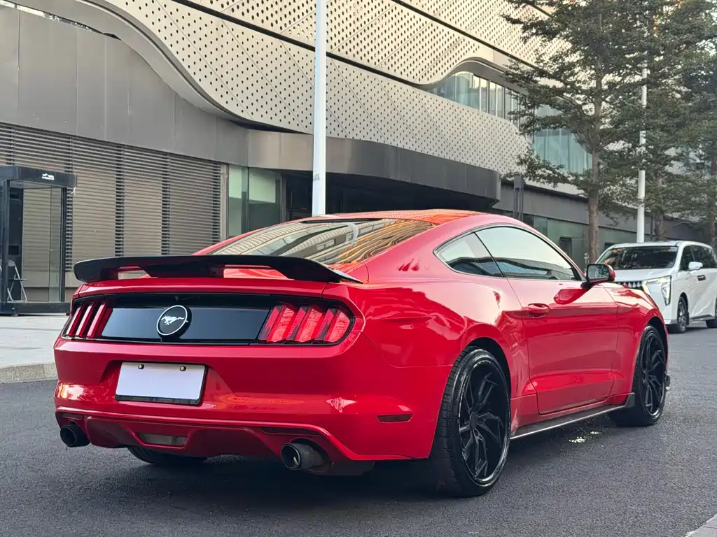 Ford Mustang 2015 — фото 35