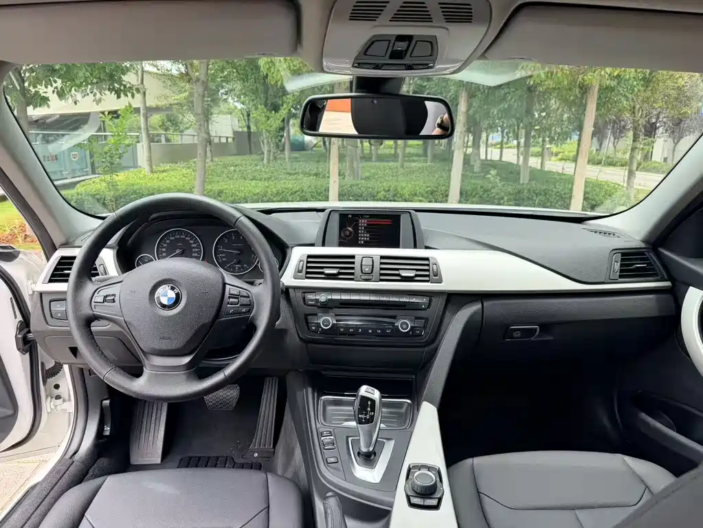 BMW 3 Series 2015 — фото 12