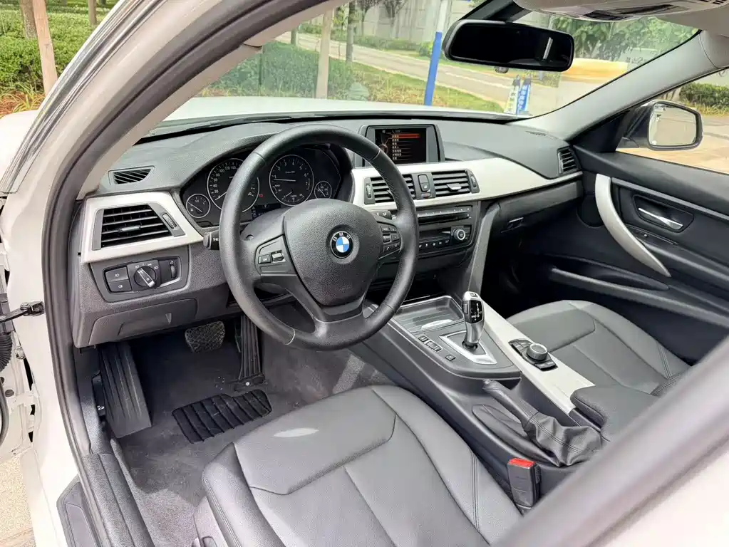 BMW 3 Series 2015 — фото 9