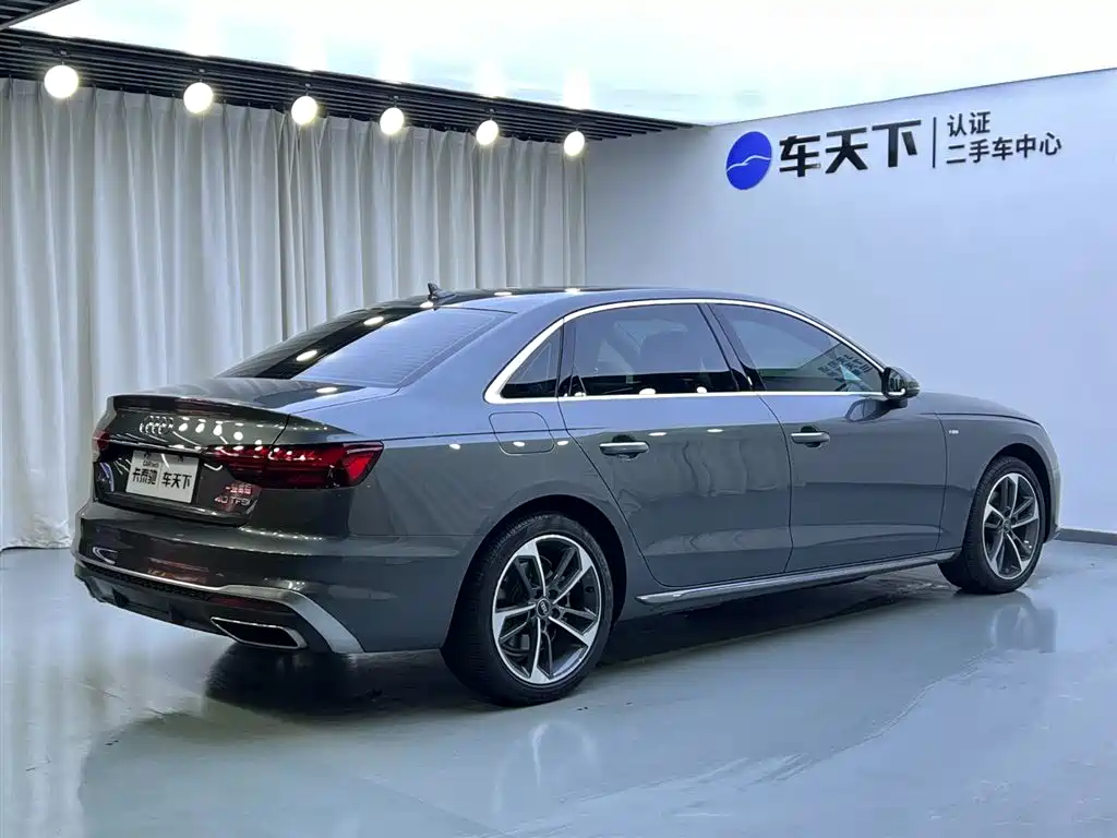 Audi A4L 2023 — фото 4