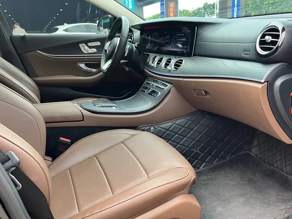 Mercedes-Benz E-Class 2020 — фото 11