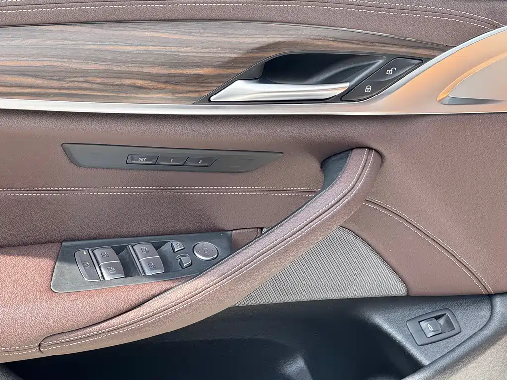 BMW 5 Series 2022 — фото 15