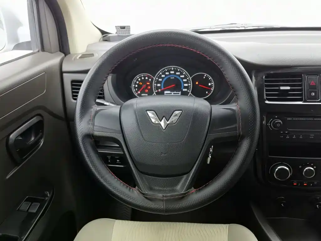 Wuling Rongguang V 2015 — фото 11
