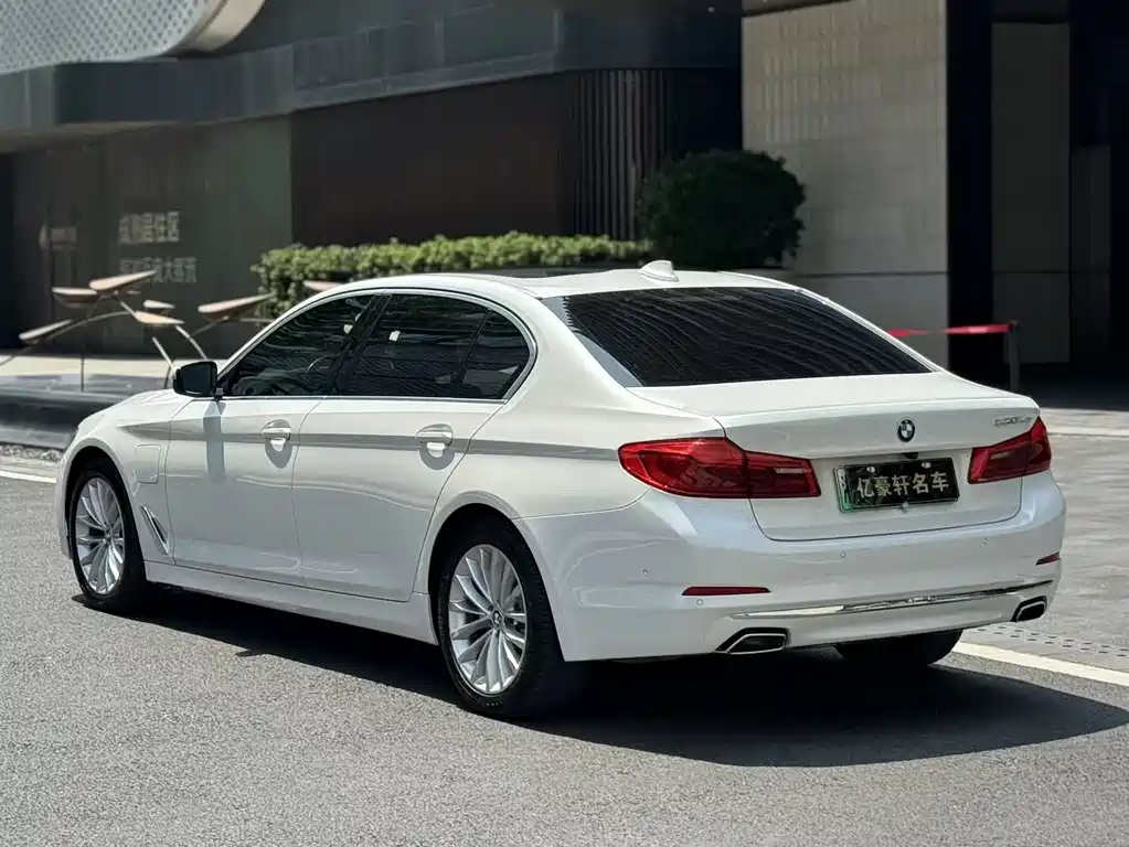 BMW 5 Series New Energy 2020 — фото 7