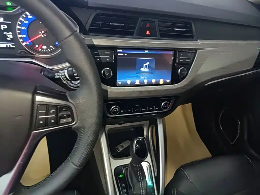 Geely Vision X3 2019 — фото 13
