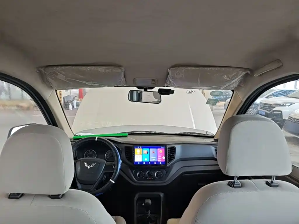 Wuling Hongguang V 2019 — фото 18