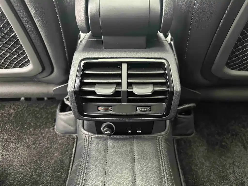 Audi Q3 2022 — фото 13
