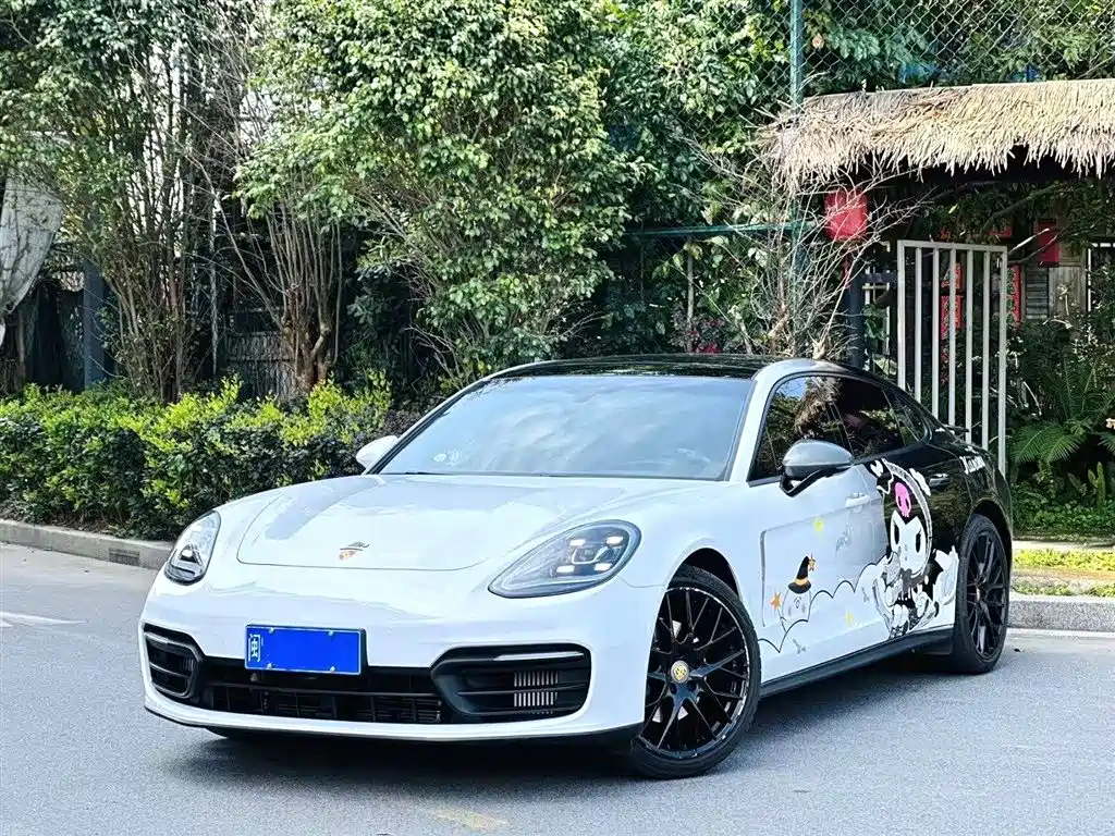 Porsche Panamera 2023