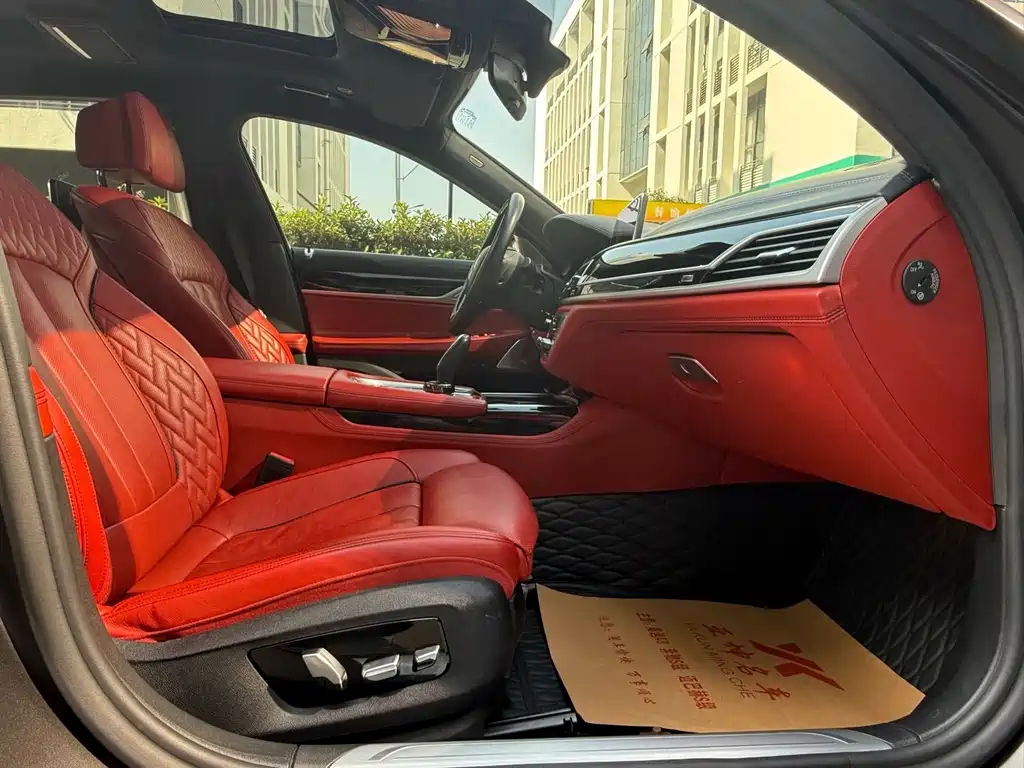 BMW 7 Series 2019 — фото 11