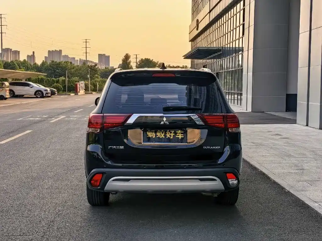 Mitsubishi Outlander 2021
