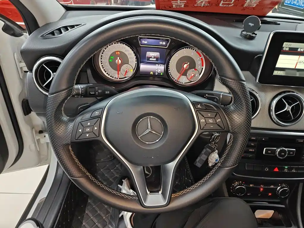 Mercedes-Benz GLA 2015 — фото 5
