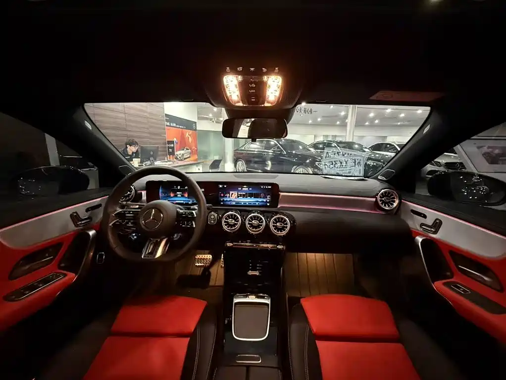 Mercedes-Benz A-Class AMG 2025 — фото 10