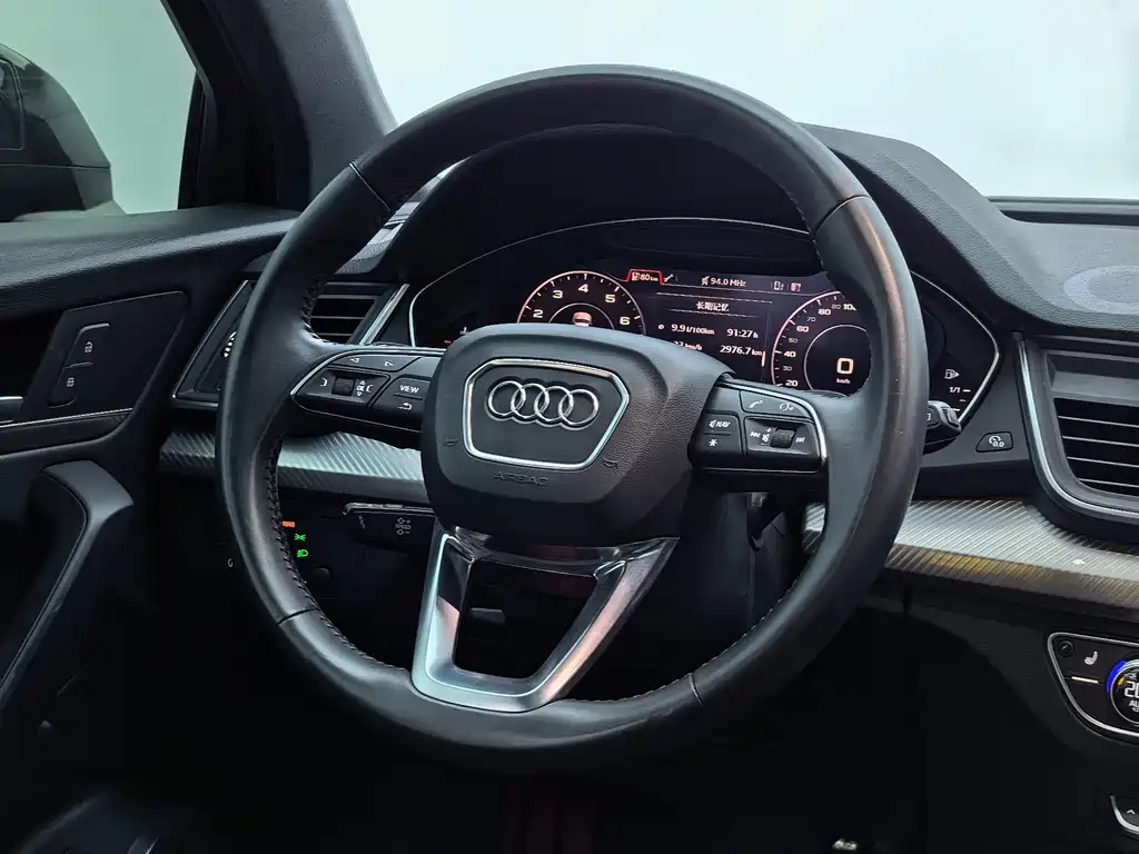 Audi Q5L 2020 — фото 22