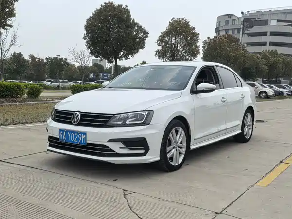 Volkswagen Sagitar 2018