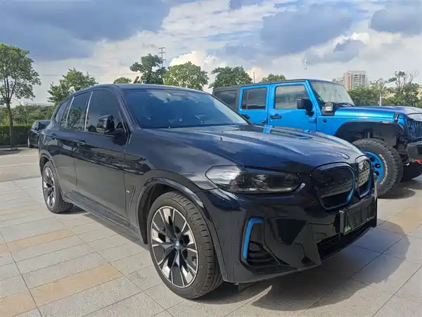 BMW iX3 2022