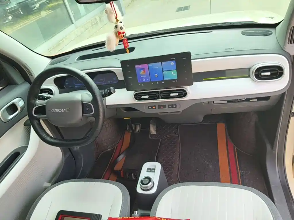 Geely Galaxy Panda 2025 — фото 10