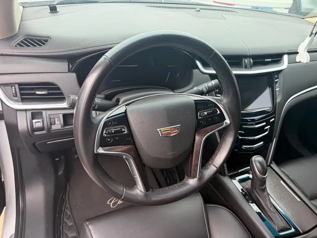 Cadillac XTS 2018 — фото 11