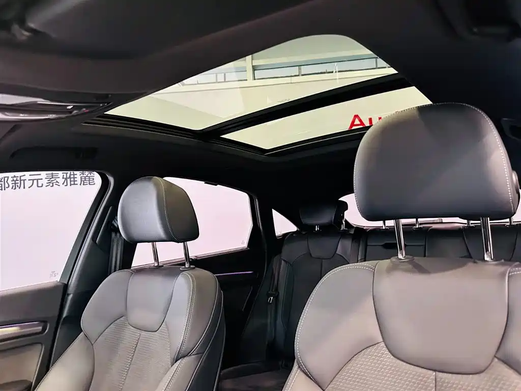 Audi Q5L Sportback 2025 — фото 13