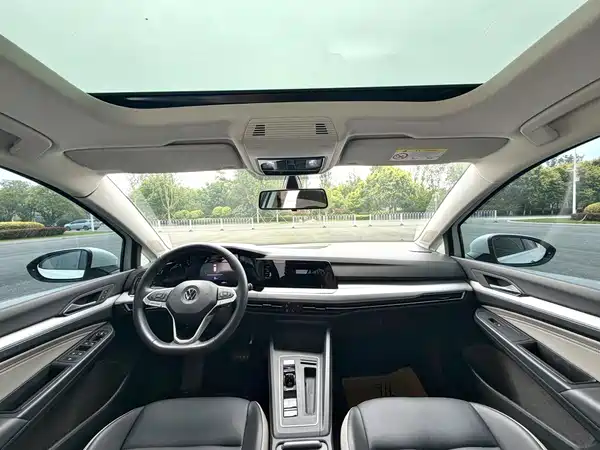 Volkswagen Golf 2021