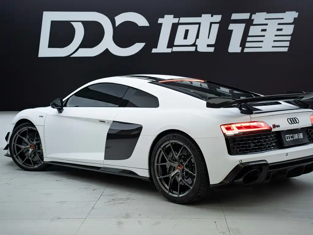 Audi R8 2018 — фото 6