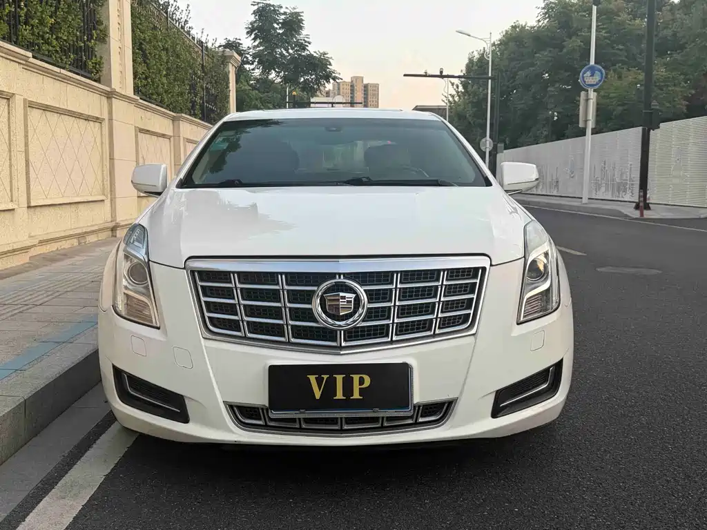 Cadillac XTS 2015 — фото 2