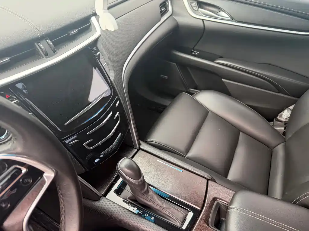 Cadillac XTS 2018 — фото 9