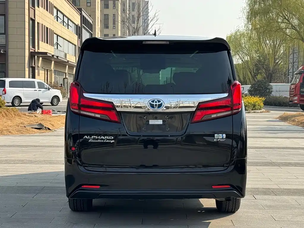 Toyota Alphard 2020 — фото 15