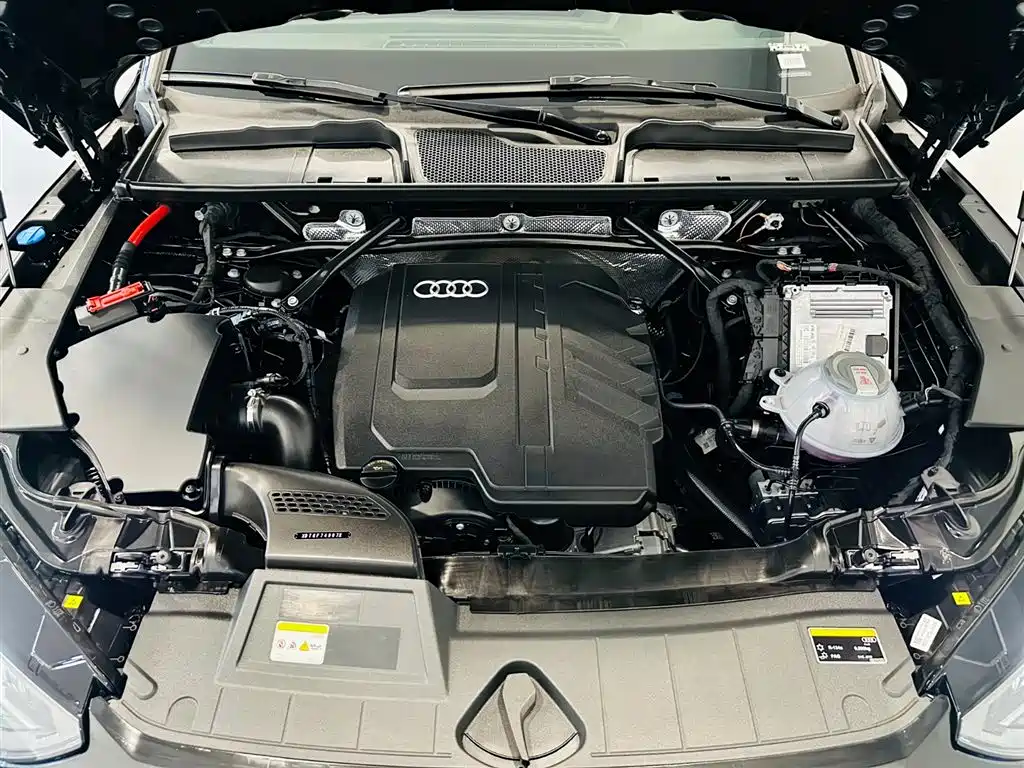 Audi Q5L Sportback 2025 — фото 9