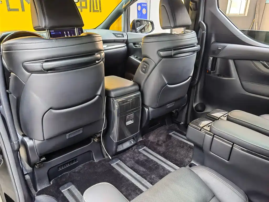 Lexus LM 2020 — фото 14