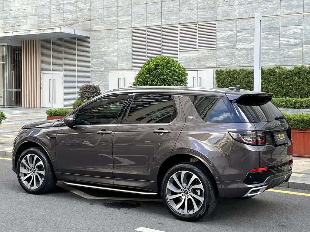 Land Rover Discovery Sport 2023 — фото 4