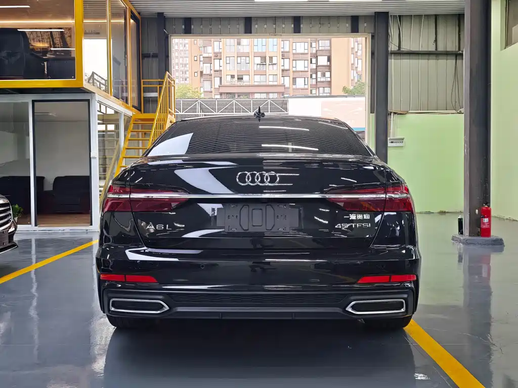 Audi A6L 2022