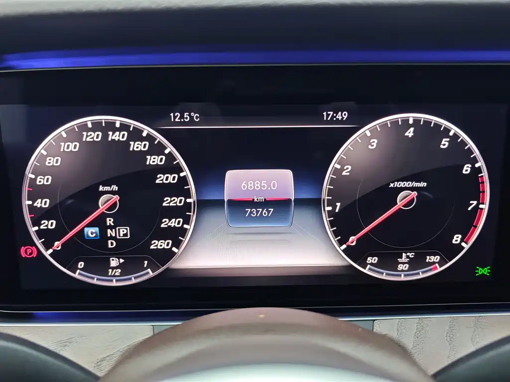 Mercedes-Benz E-Class 2019 — фото 15