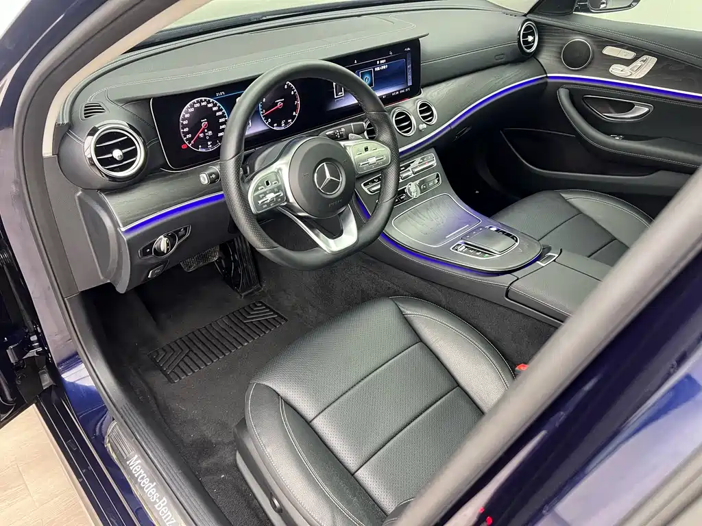 Mercedes-Benz E-Class 2019 — фото 20