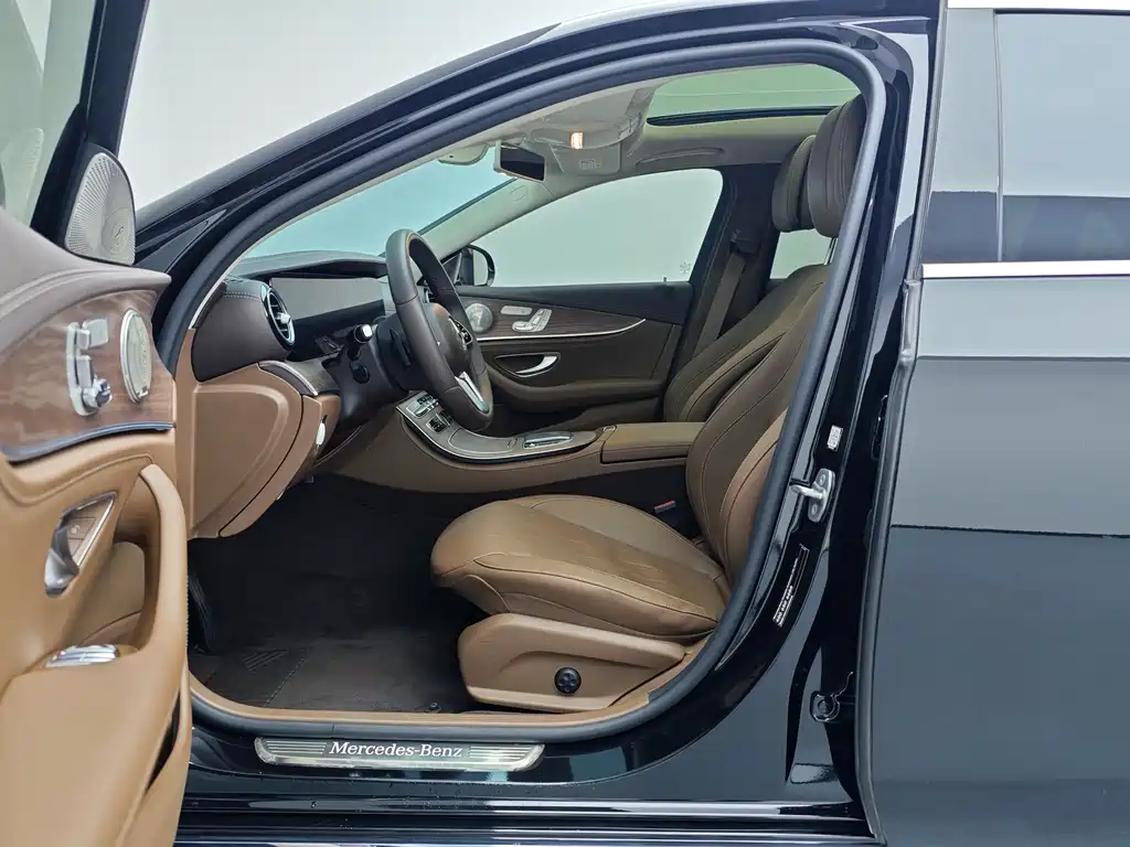 Mercedes-Benz E-Class 2019 — фото 14