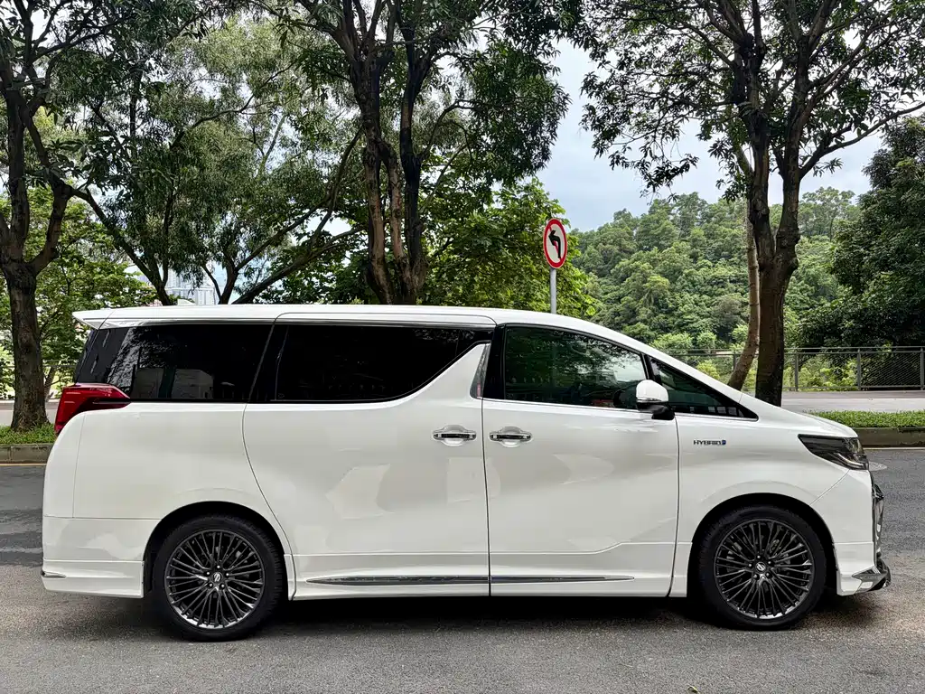 Toyota Alphard 2021 — фото 4