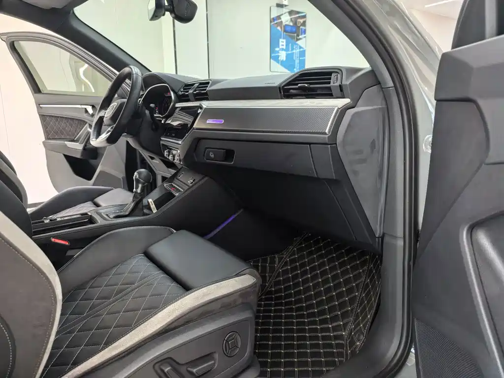 Audi Q3 Sportback 2024 — фото 13