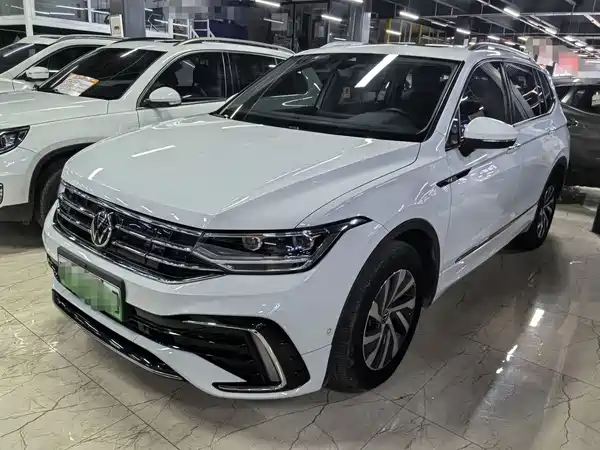 Volkswagen Tiguan L Plug-In Hybrid 2023