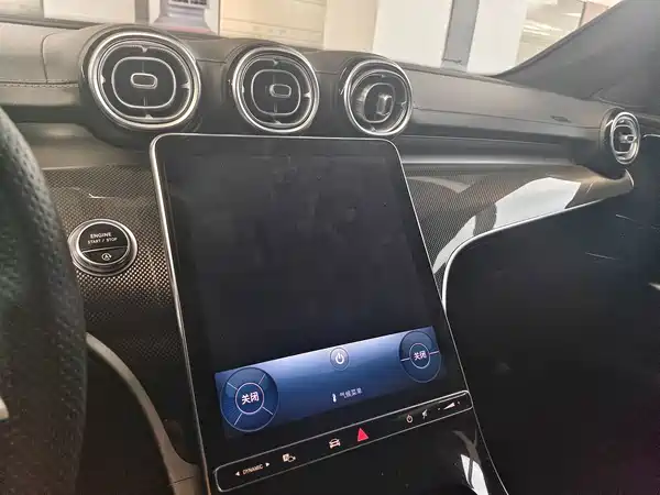 Mercedes-Benz C-Class 2024