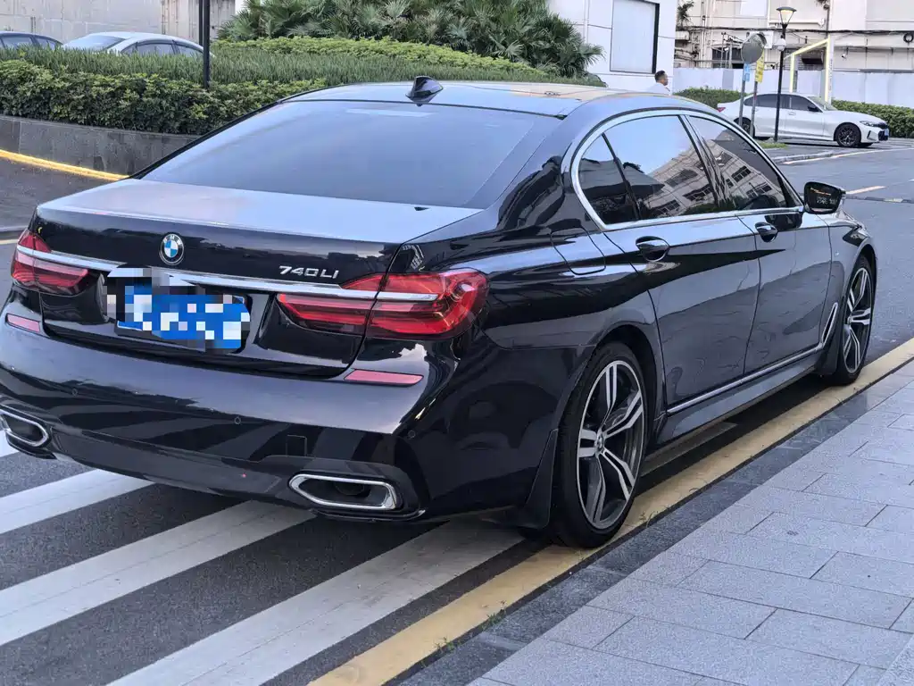 BMW 7 Series 2018 — фото 5