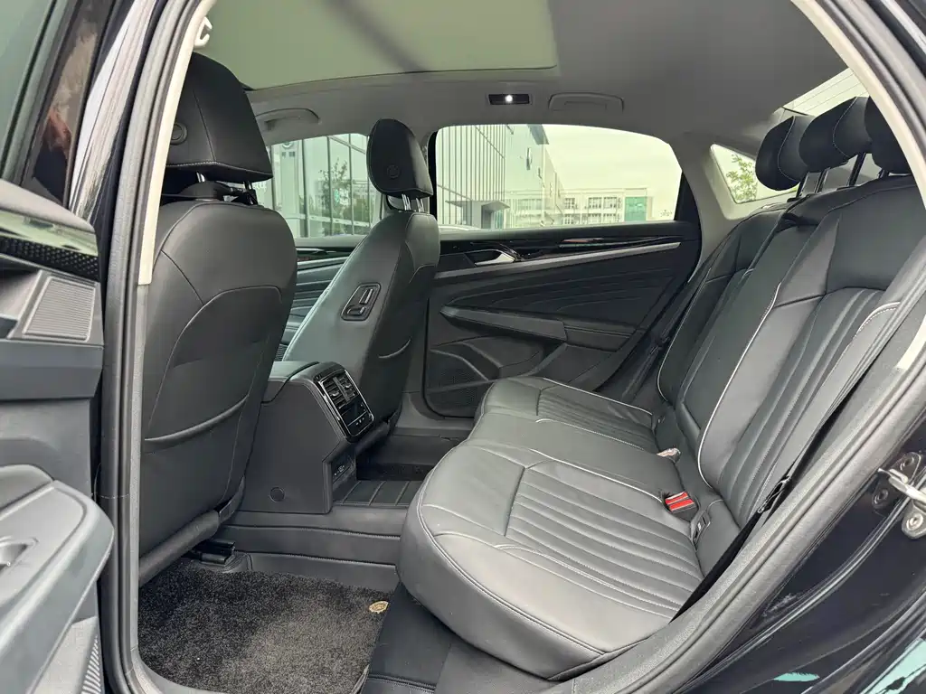 Volkswagen Passat 2024