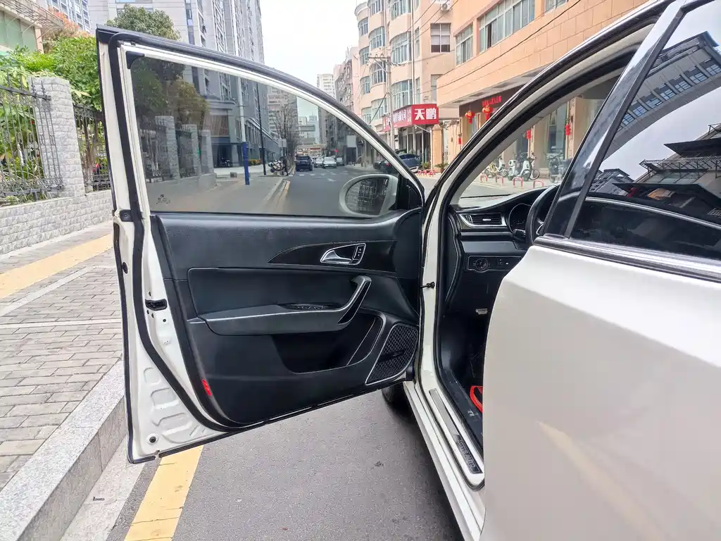 Zotye Z500 2018 — фото 15